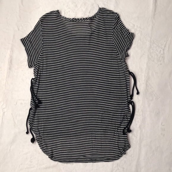 Short Sleeve Top - Picture 2 of 4